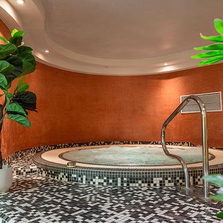 Le Mauritia Hotel Et Spa Pornic Exteriör bild